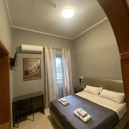 Hotell Smart Station Neapel
